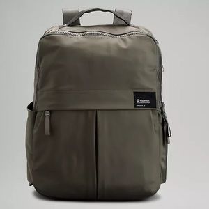 Lululemon Everyday Backpack 2.0 23L Gray like new